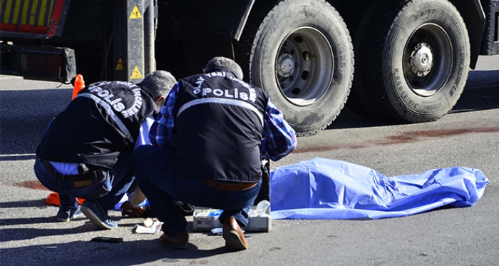 Mersin’de araç çaldı, Adana’da ölü bulundu