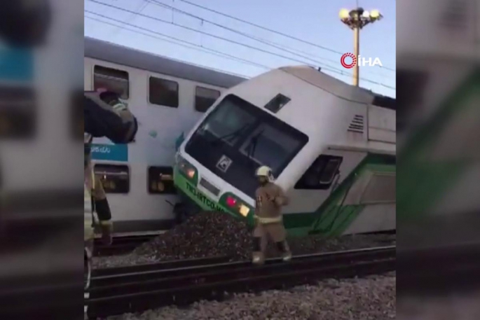 Metro hızlı trenle çarpıştı: 22 yaralı