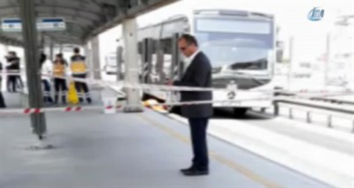 Metrobüs durağında korkunç kaza! Suriyeli çocuk feci şekilde hayatını kaybetti