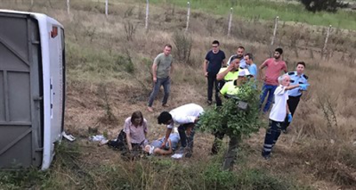 Midibüs tırla çarpıştı: 30 yaralı