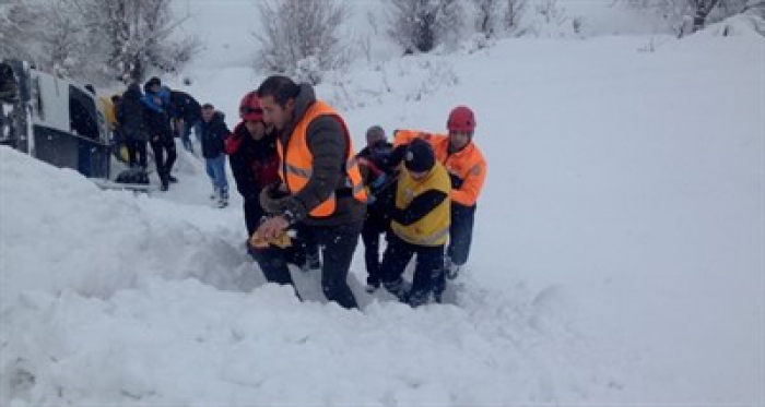 Minibüs devrildi! 10 yaralı