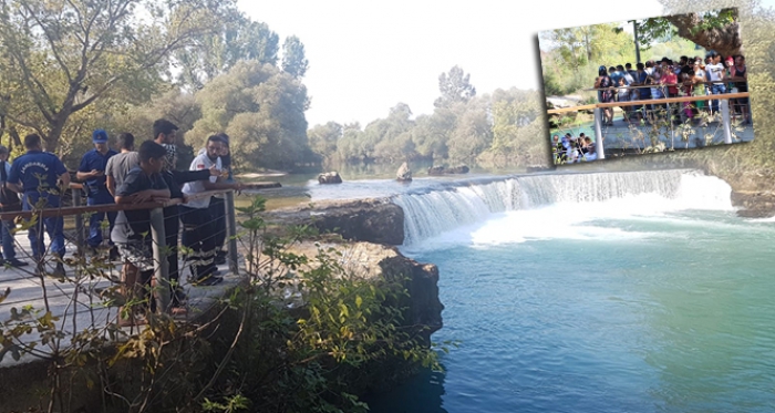 Oğlunu kurtarmak isterken ırmakta kayboldu