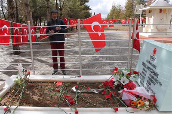 Ömer Halisdemir için 600 kilometre yol yürüdü