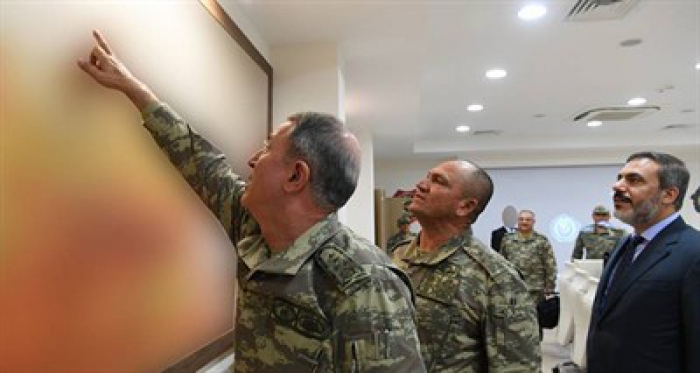 Orgeneral Akar ve kuvvet komutanları sınırda