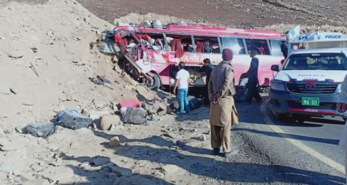 Pakistan’da yolcu otobüsü kaza yaptı: 26 ölü, 15 yaralı