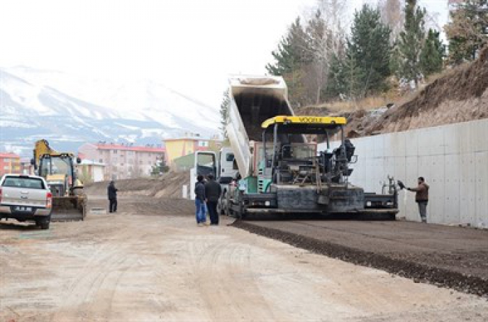 PALANDÖKEN BELEDİYESİ 15 TEMMUZ ŞEHİTLERİ CADDESİNİ HİZMETE AÇIYOR…