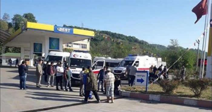 Patpat ile minibüs çarpıştı: 4 yaralı