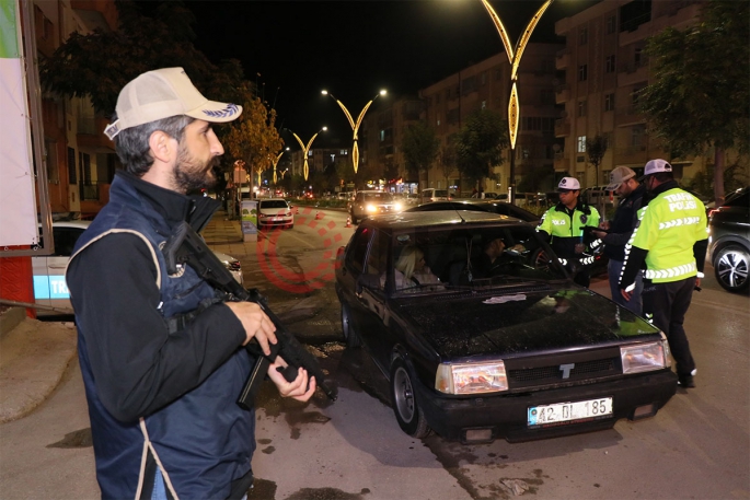 Polis uzun namlulu silahlarla ‘şok' uygulama yaptı