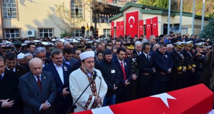 Şehidi binler uğurladı! Gözyaşları sel oldu!