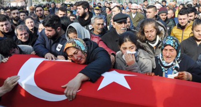 Şehidin annesi: 3 yaşındayken bıraktım seni oğlum