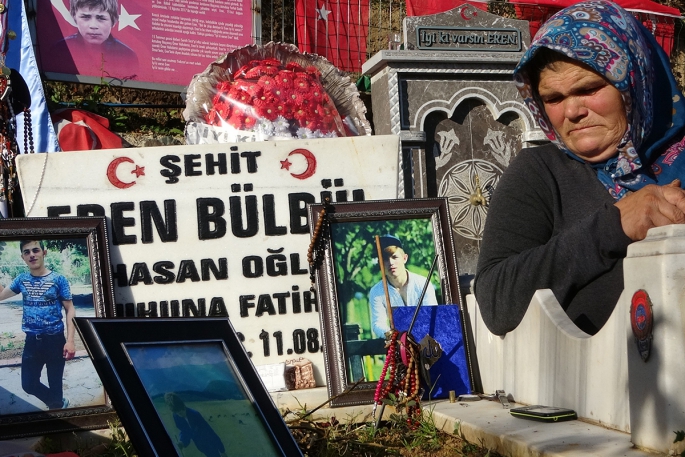 Şehit Eren'in annesi Ayşe Bülbül: 'Eren'in annesi olarak ona yazıklar olsun diyorum'