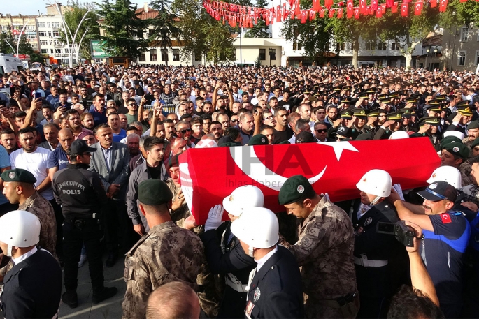 Şehit özel harekat polisi son yolculuğuna uğurlandı