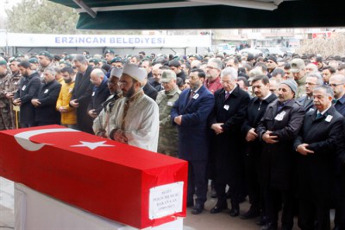 Şehit polis Hakan Can Erzincan'da son yolculuğuna uğurlandı