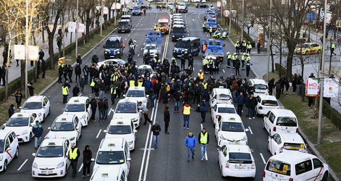 Taksicilerden Uber protestosu