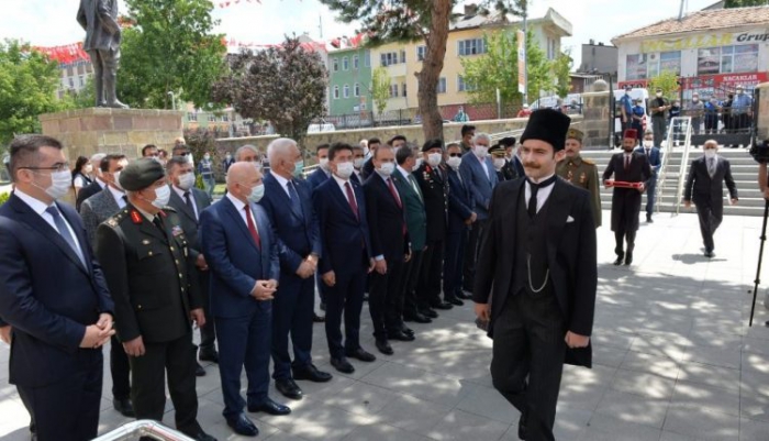 Tarihi Erzurum Kongresi 101 yıl sonra yeniden canlandırıldı