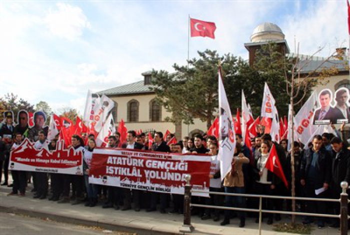 TGB'li gençler 'İstiklal Yürüyüşü'nde Erzurum’da