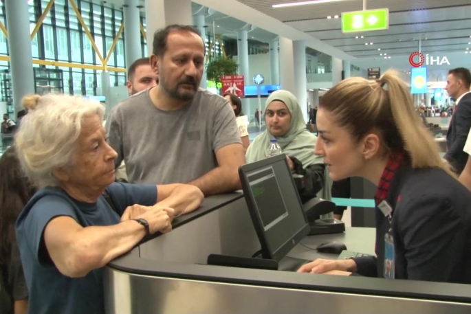 THY yolcuları dokuz saattir Havalimanı'nda bekliyor