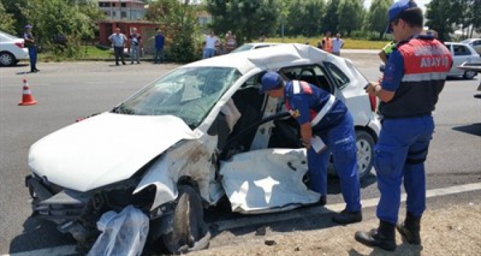 Trafik kazası: 2 ölü, 2 yaralı!