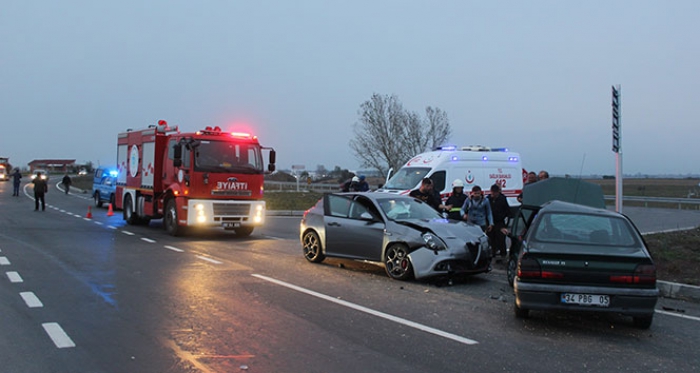 Trafik kazası: 2’si çocuk 4 yaralı