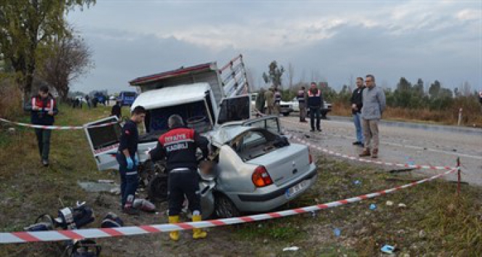 Trafik kazası: 3 ölü, 4 yaralı