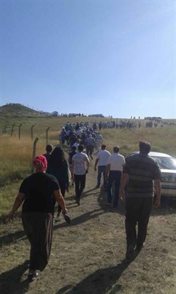 Trafik kazasında hayatını kaybeden 4 kişi Erzurum'da yan yana defnedildi