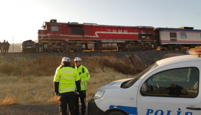 Tren kazasında yaralanan 2 kişi hayatını kaybetti