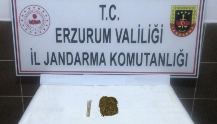 Uyuşturucu kullanan şahıslar jandarmadan kaçamadı