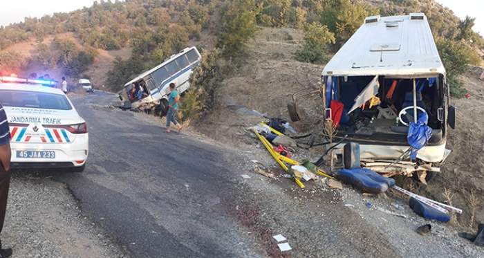 Üzüm işçilerini taşıyan minibüs uçuruma yuvarlandı: 15 yaralı