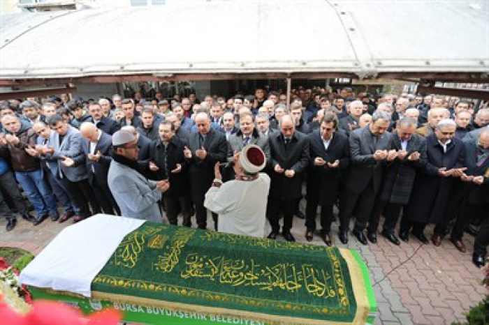 Vali Azizoğlu, babasını doğum gününde son yolculuğuna uğurladı