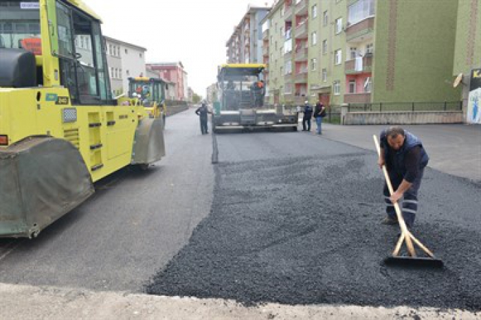 Yakutiye Belediyesi, Şükrüpaşa'yı asfaltla kaplıyor