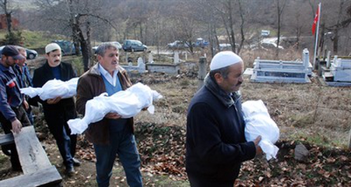 Yangında ölen 3 çocuk toprağa verildi