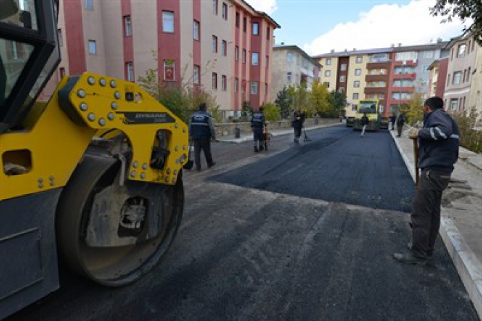 Yeşil sokaklara asfalt yapılıyor