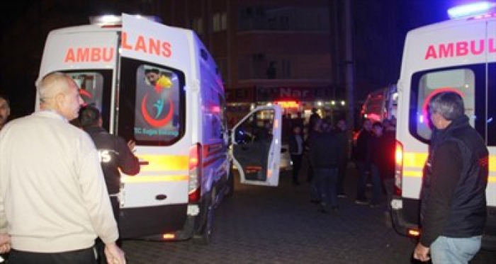 Yolcu otobüsü ile ambulans çarpıştı: 6 yaralı