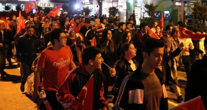 Yüzlerce kişi Barış Pınarı Harekatı’na destek için yürüdü